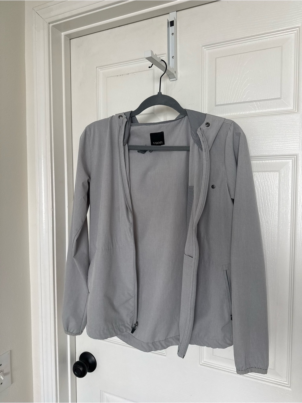 Vuori Light Jacket